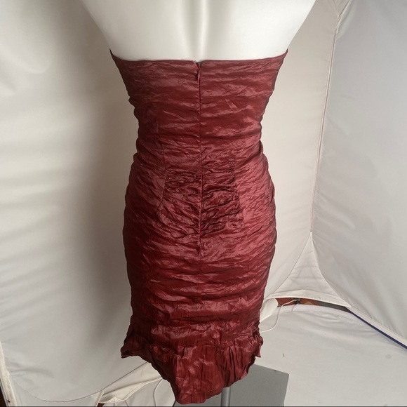 Nicole Miller ruched cranberry red metallic strapless sweetheart neckline dress - Picture 3 of 7